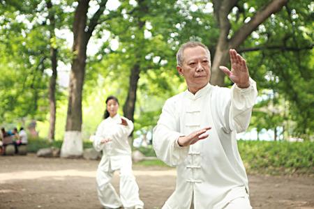 老年人打太极